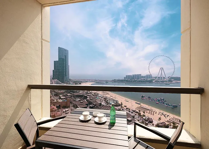 Dubai Eye & Sea View, 1-Min Walk To Jbr Beach, Luxurious Beach Retreat!