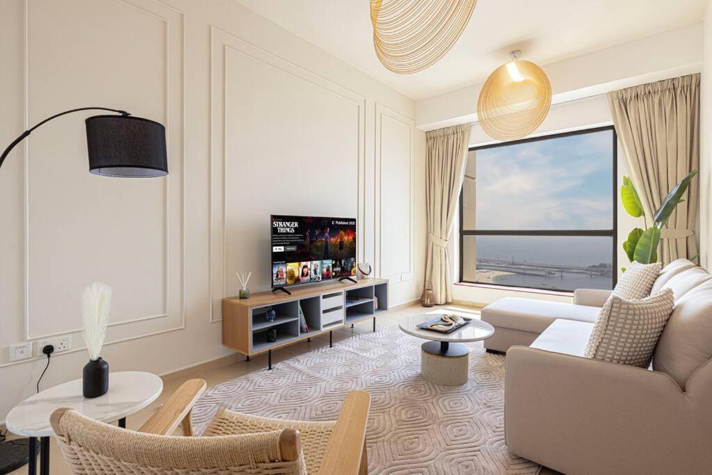 Eye & Sea View, 1-min Walk To Jbr Beach, Luxurious Retreat! Dubai
