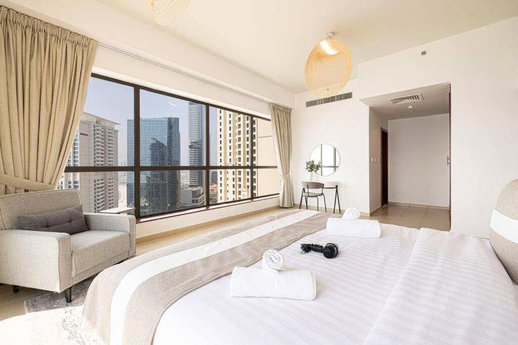 Eye & Sea View, 1-min Walk To Jbr Beach, Luxurious Retreat! Dubai