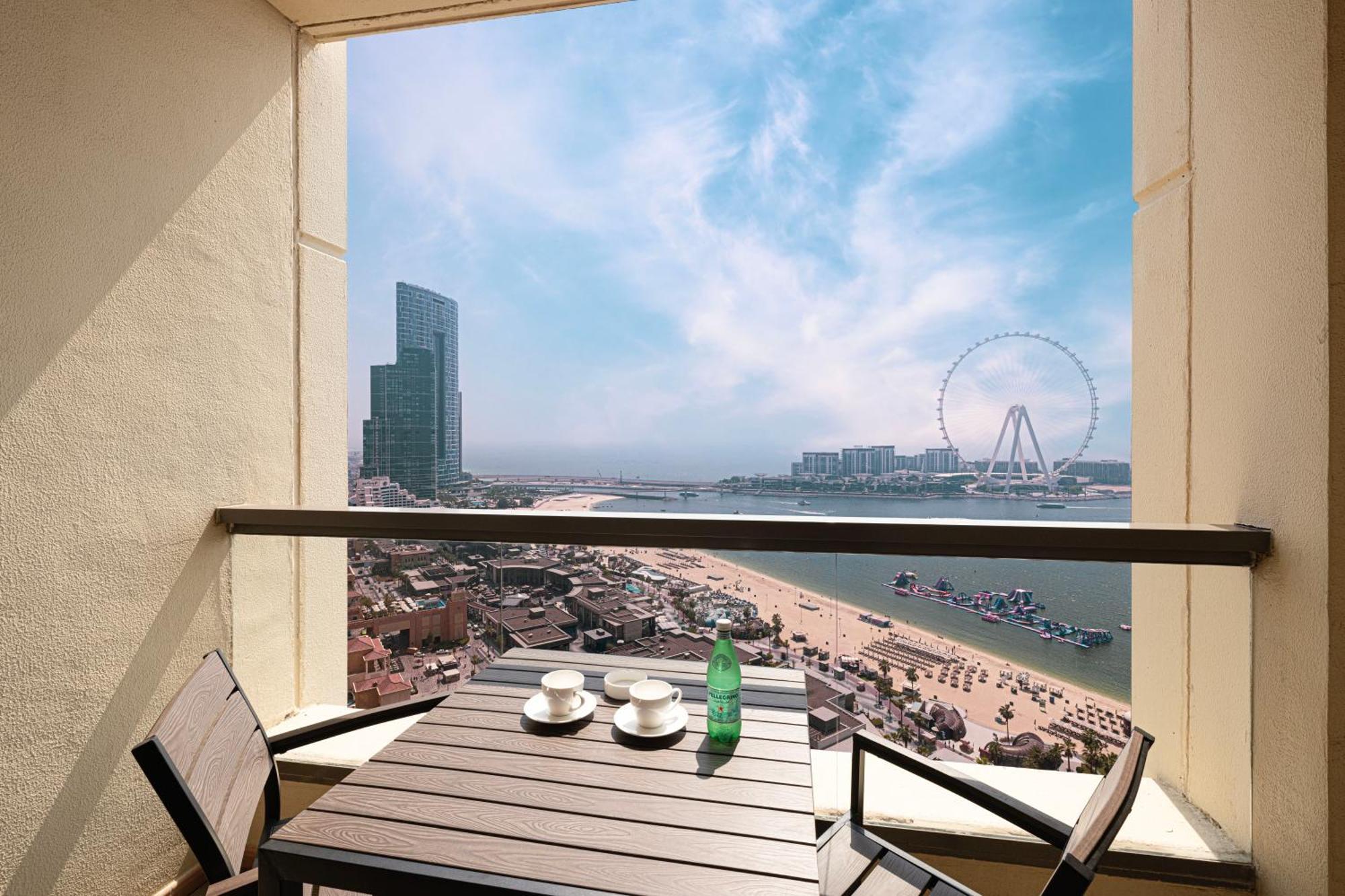 Apartment Eye & Sea View, 1-min Walk To Jbr Beach, Luxurious Retreat!